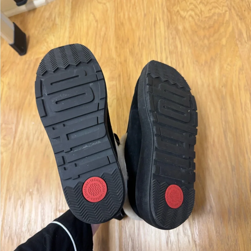 Fitflop Nyssa Genuine Shearling Chukka Boot in Black